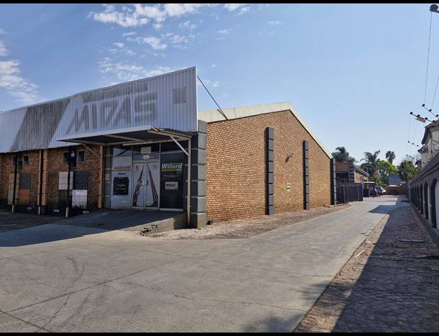 900M² RETAIL TO LET IN BARDENE